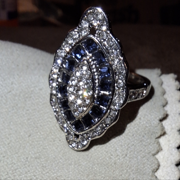 Blue & Silvertone Edwardian Style Cocktail Engagement Gift Ring - Picture 3 of 7